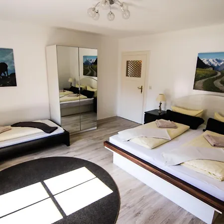 Alpenlodge דירה